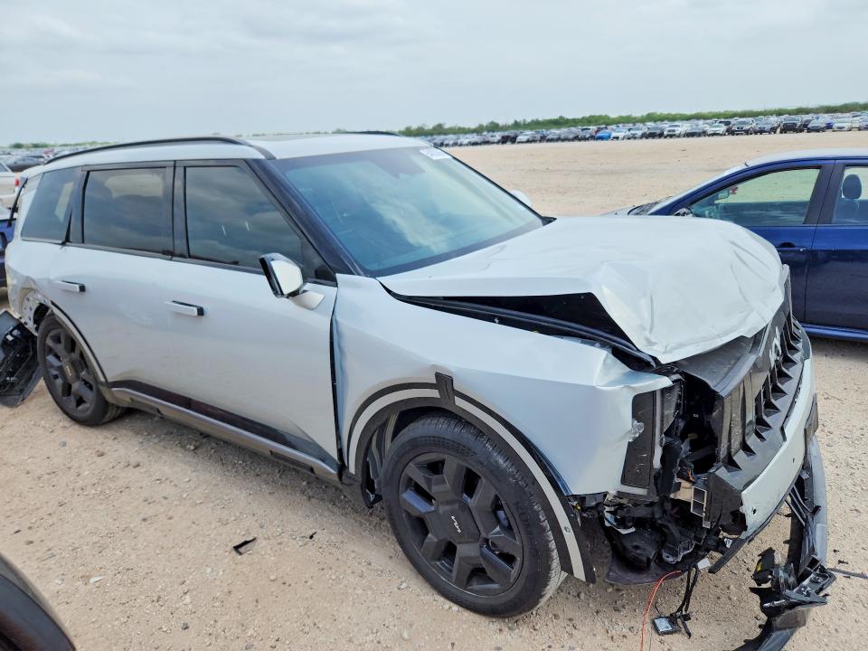 2027 Kia Telluride VIN 5XYPD5S13VG021092 COPART salvage auction — REAR END, TX - SALVAGE VEHICLE TITLE, sold $1,600 on 2026-07-30 (photo 4)