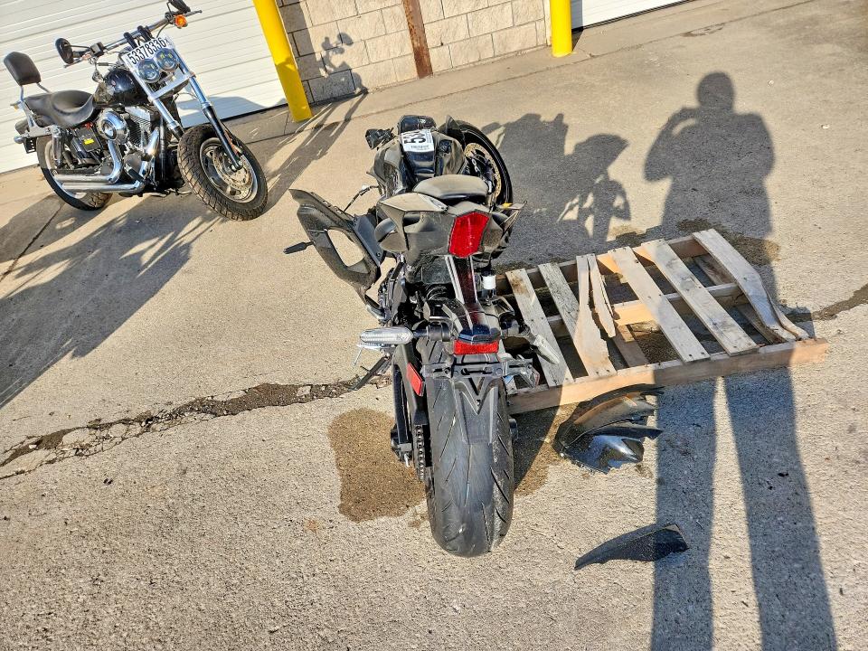 2025 Yamaha Yzf VIN JYARM38E8SA015206 COPART salvage auction — FRONT END, Wv - Salvage Certificate, sold $100 on 2026-07-23 (photo 4)