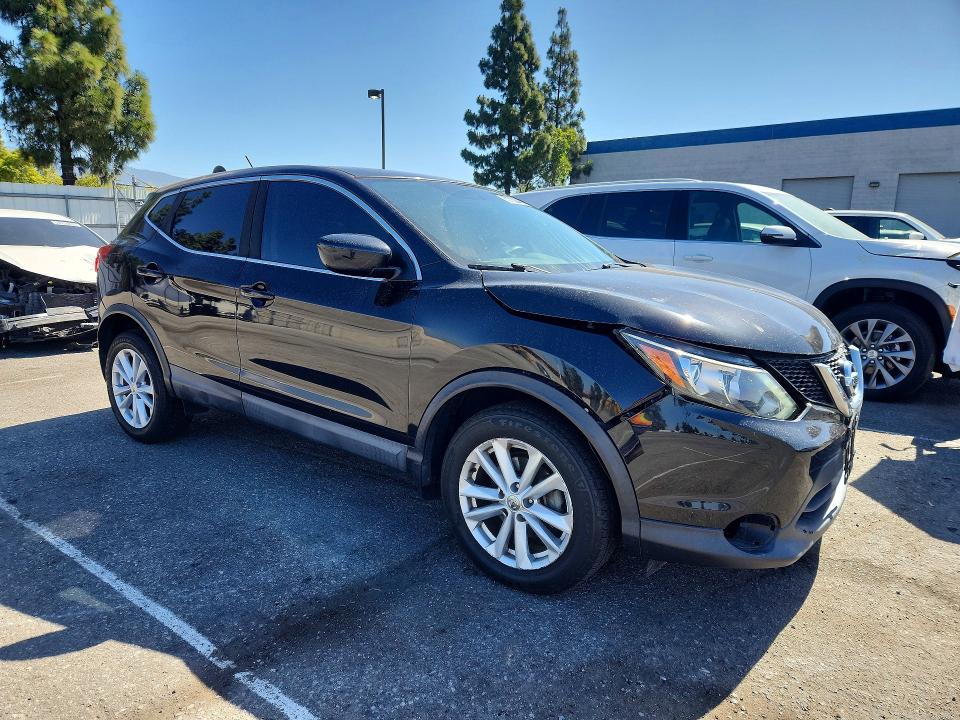 2017 Nissan Rogue VIN JN1BJ1CR1HW127776 COPART salvage auction — FRONT END, Ca - Salvage Certificate, sold $1,800 on 2026-07-02 (photo 4)