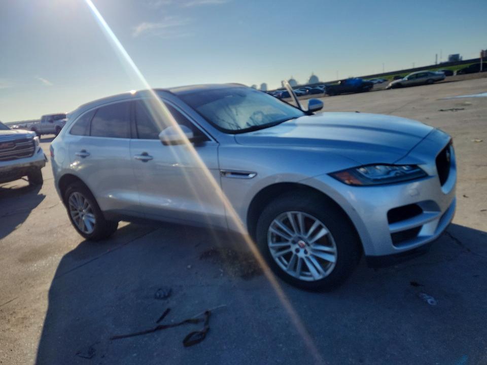 2018 Jaguar F-pace VIN SADCK2FX5JA250387 COPART salvage auction — NORMAL WEAR, La - Certificate Of Title (P), sold $4,400 on 2026-07-29 (photo 4)