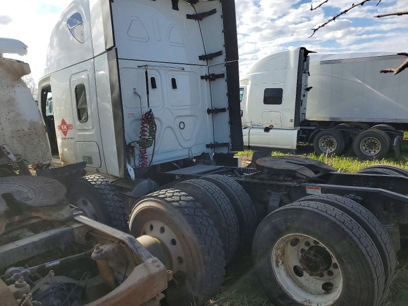 2026 Freightliner Cascadia 126 VIN 3AKJHHDR2TSWH2545 COPART salvage auction — BURN, MN - CERT OF TITLE-SALVAGE, sold $15,700 on 2026-08-04 (photo 3)