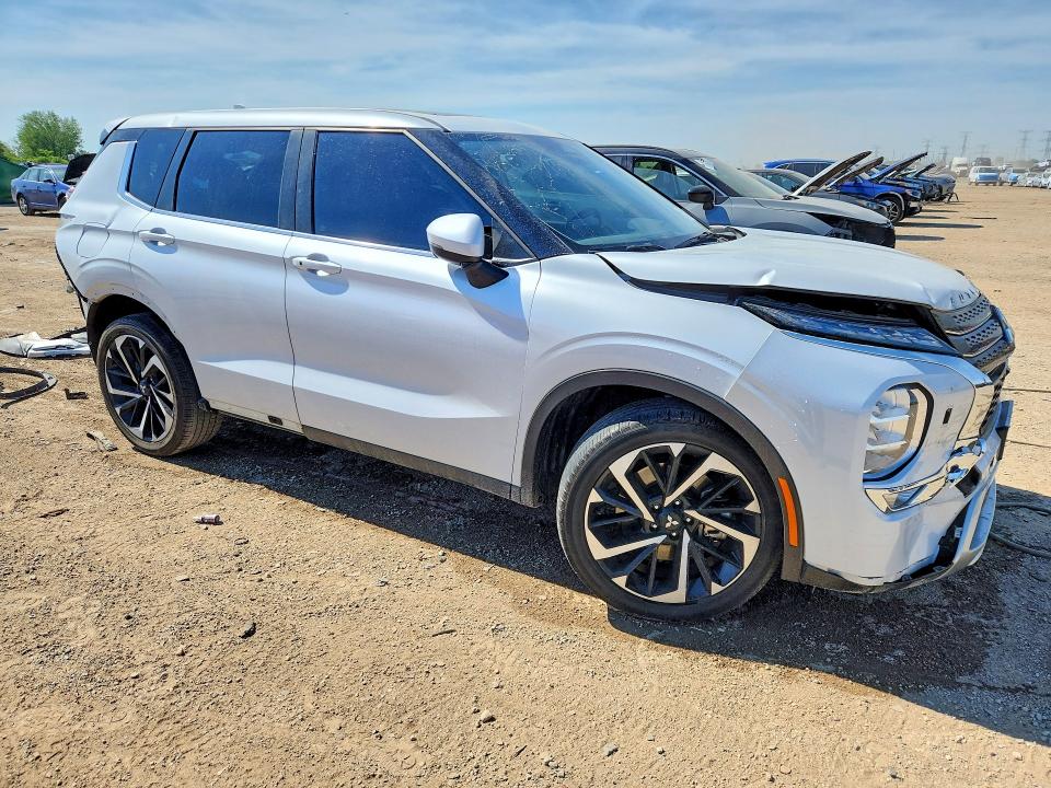2023 Mitsubishi Outlander VIN JA4J4UA84PZ048539 COPART salvage auction — REAR END, Il - Salvage Certificate, sold $5,900 on 2026-07-14 (photo 4)