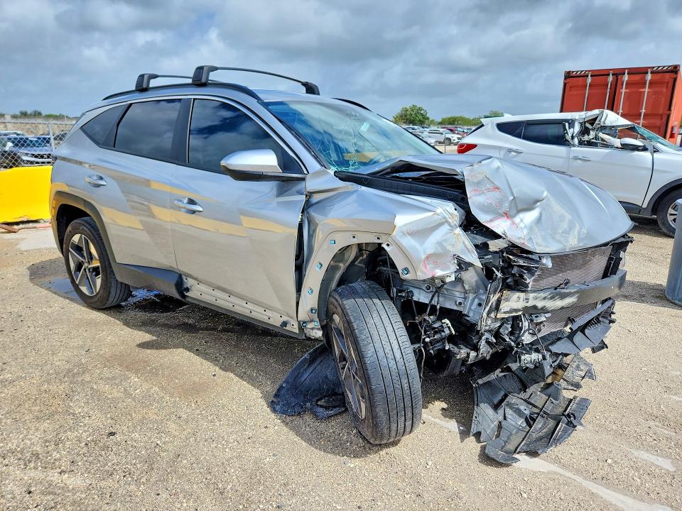 2025 Hyundai Tucson VIN 5NMJB3DE5SH597834 COPART salvage auction — FRONT END, Fl - Certificate Of Destruction, sold $4,500 on 2026-07-29 (photo 4)