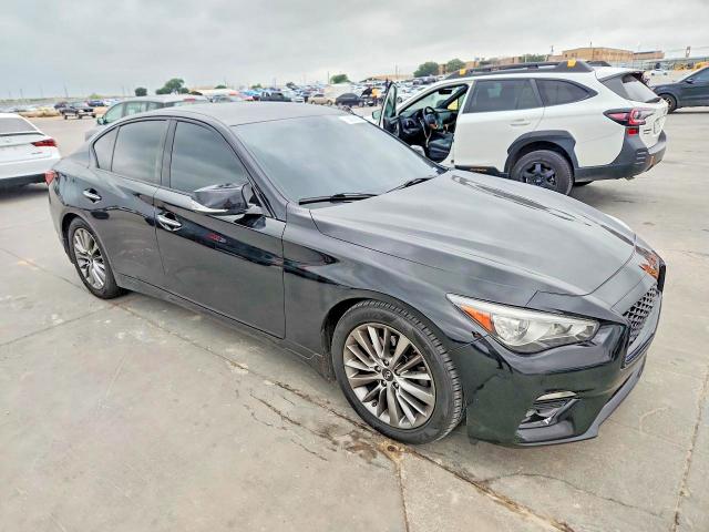 2019 Infiniti Q50 VIN JN1EV7AP6KM514588 COPART salvage auction — SIDE, Tx - Salvage Vehicle Title, sold $625 on 2026-07-16 (photo 4)