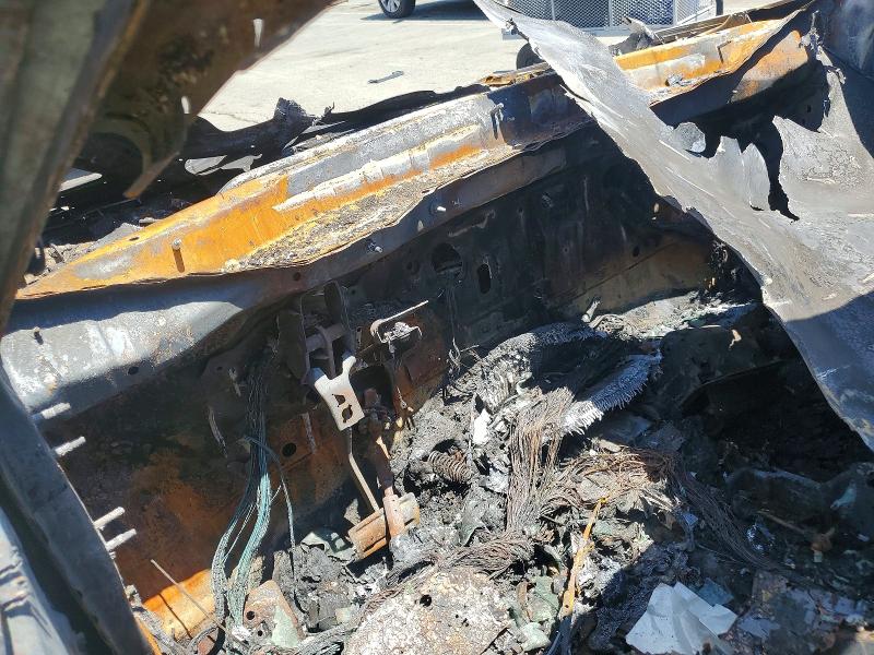 2009 Acura Tl VIN 19UUA86289A000455 COPART salvage auction — BURN, Ca - Non-Repairable Vehicle Cert, sold $10 on 2026-07-31 (photo 9)