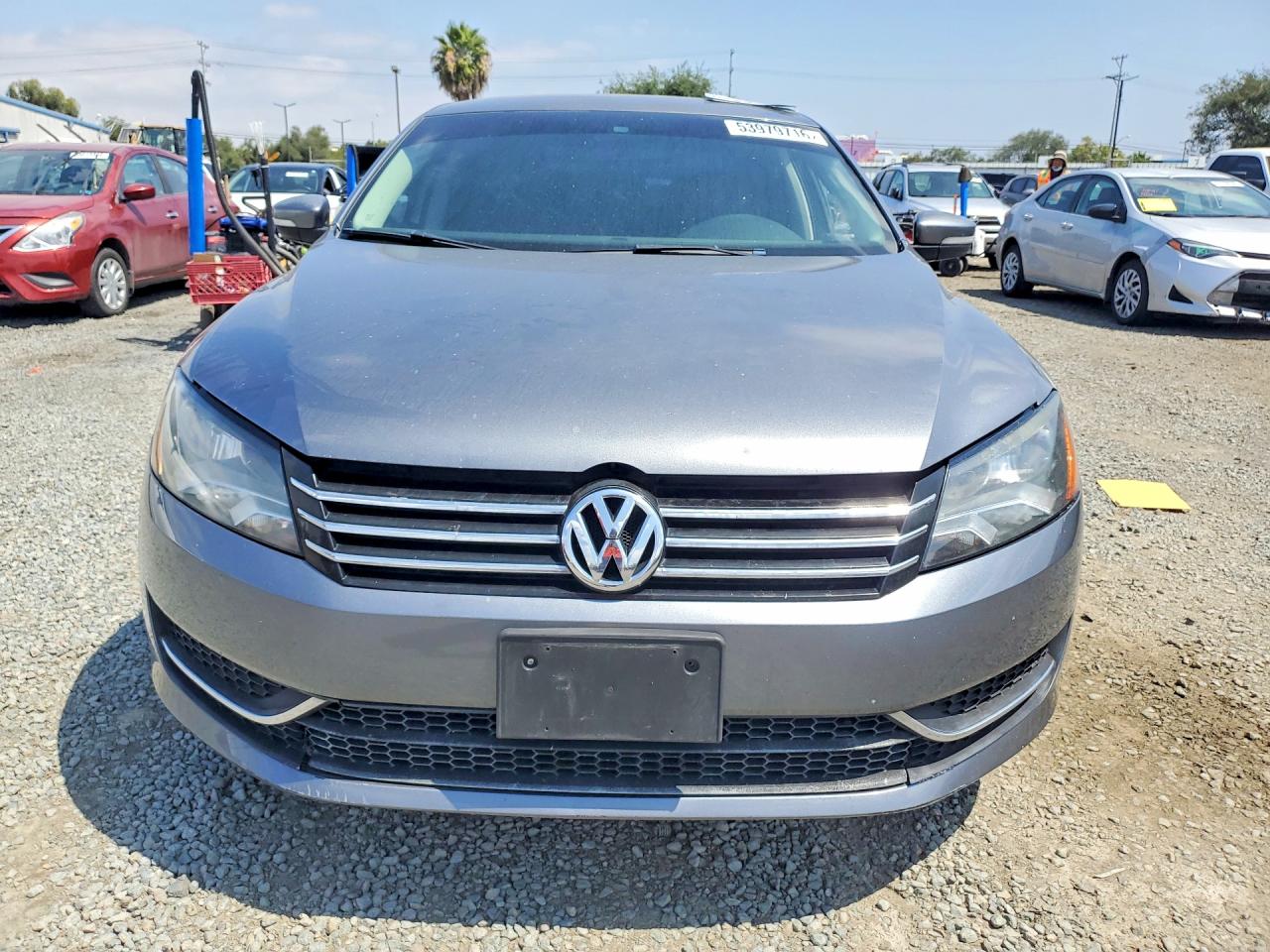 2014 Volkswagen Passat VIN 1VWAT7A38EC070264 COPART salvage auction — Minor Dent/Scratches, CA - DIS/DLR/EXP ONLY CLEAN TITLE, sold $425 on 2026-09-09 (photo 5)