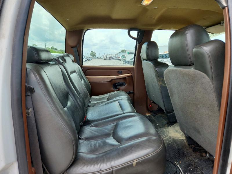 2007 Chevrolet Silverado 3500 VIN 1GCJC33D17F175103 COPART salvage auction — MINOR DENT/SCRATCHES, FL - CERT OF TITLE SLVG REBUILDABLE, sold $10,700 on 2026-07-29 (photo 6)