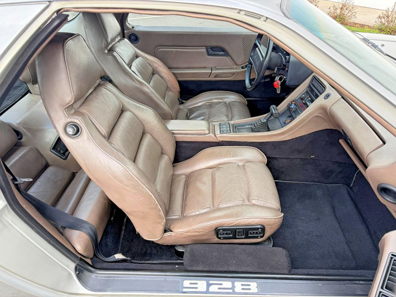1982 Porsche 928 VIN WP0JA092XCS820309 COPART salvage auction — Minor Dent/Scratches, WA - VEHICLE CERT OF OWNERSHIP-TITL (P), sold $8,500 on 2026-05-27 (photo 5)