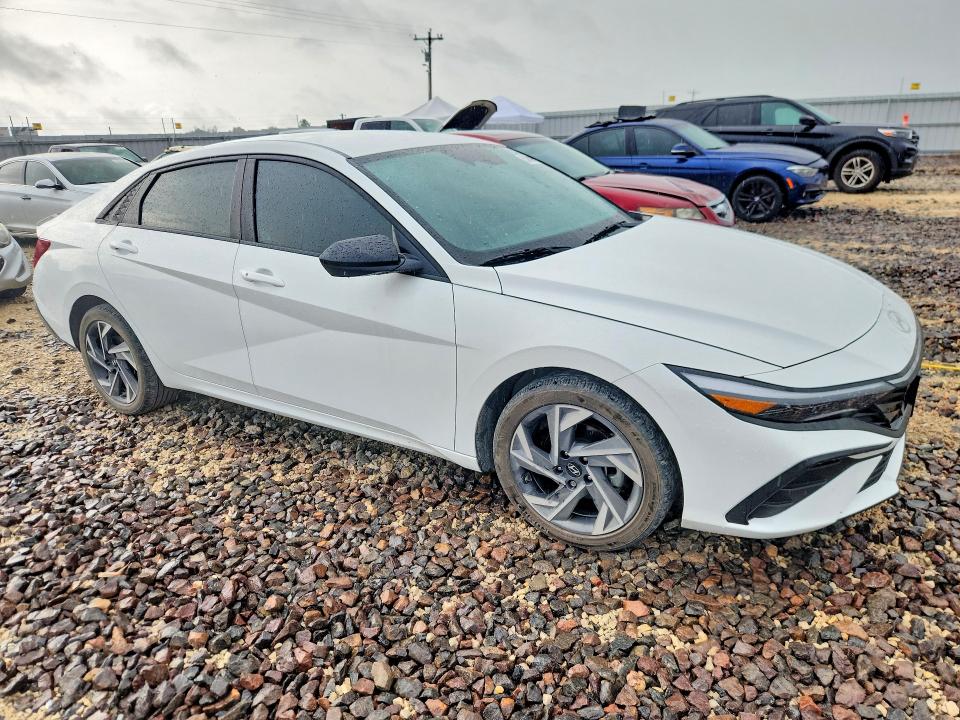 2025 Hyundai Elantra VIN KMHLM4DG7SU922868 COPART salvage auction — HAIL, Mo - Salvage Certificate Of Title, sold $100 on 2026-07-29 (photo 4)