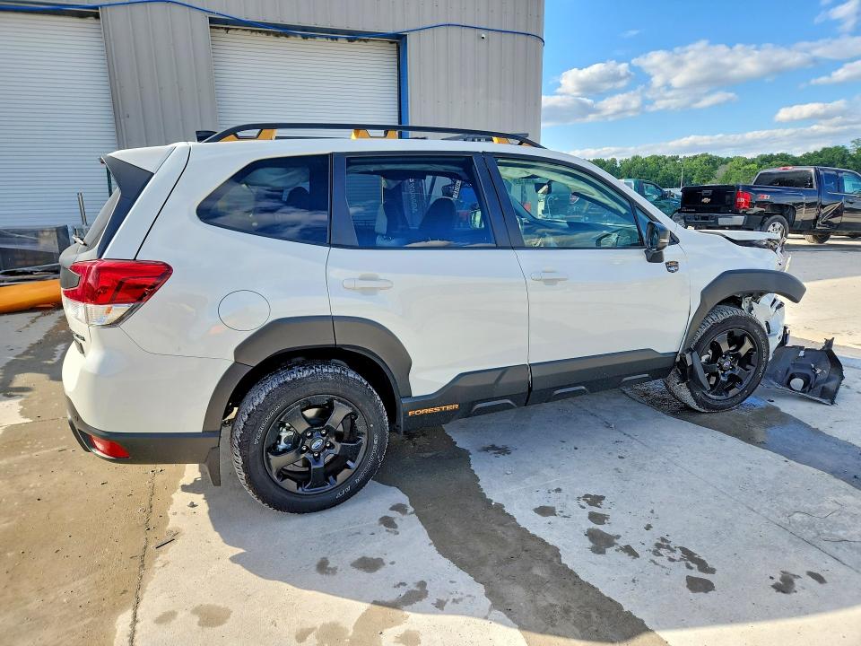2025 Subaru Forester VIN JF2SKAJC2SH404733 COPART salvage auction — FRONT END, Il - Salvage Certificate, sold $10,100 on 2026-07-20 (photo 3)