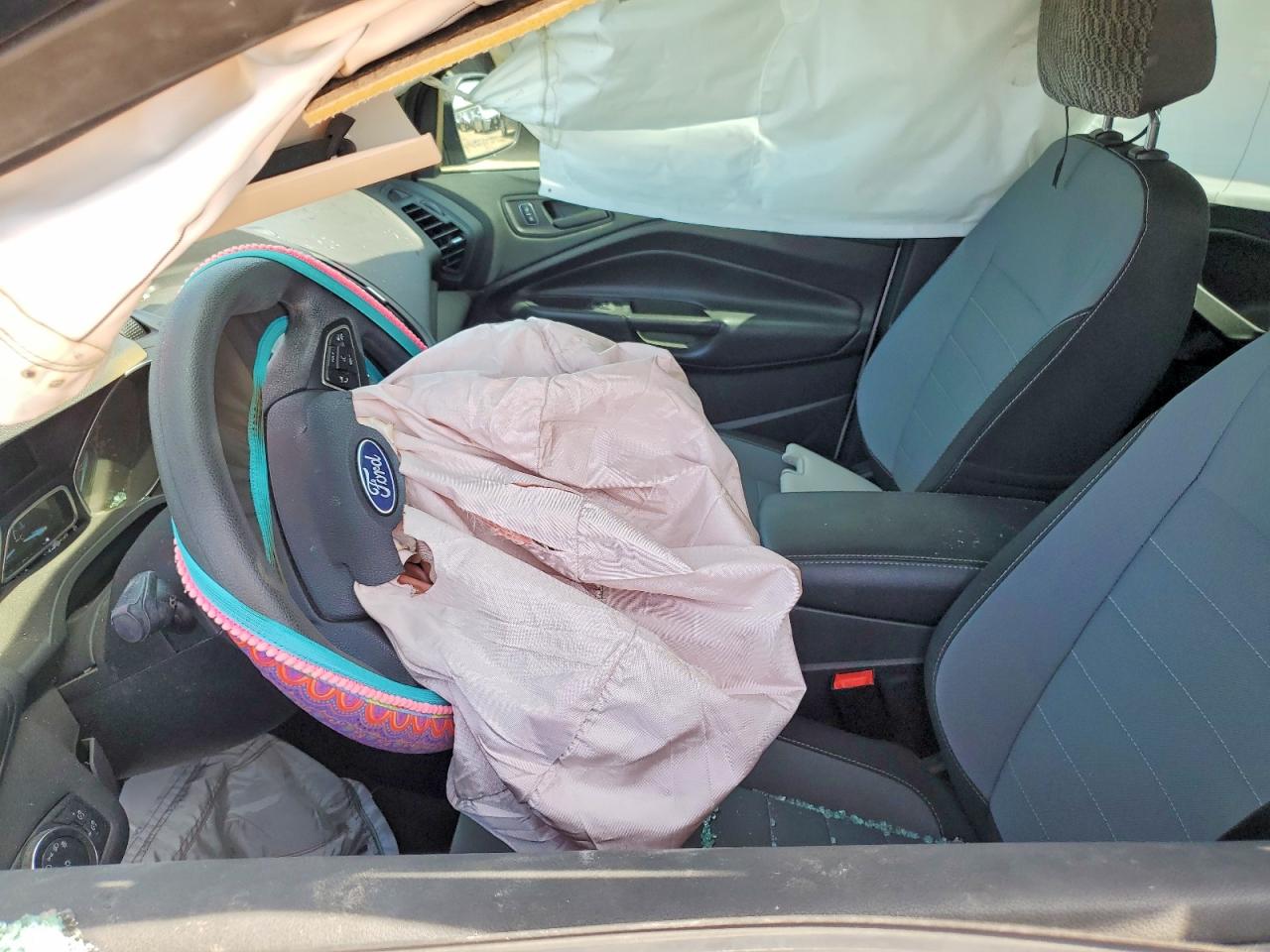 2017 Ford Escape VIN 1FMCU0F70HUD10316 COPART salvage auction — Side, TX - SALVAGE VEHICLE TITLE, sold $1,150 on 2026-07-09 (photo 7)