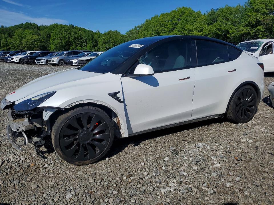 2022 Tesla Model y VIN 7SAYGDEF3NF461059 COPART salvage auction — FRONT END, MA - CERT OF TITLE-SALVAGE (P), sold $12,100 on 2026-07-22 (photo 1)