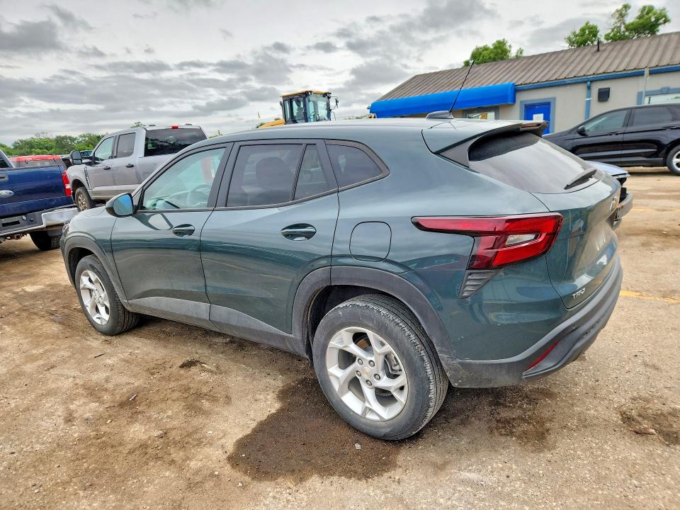 2025 Chevrolet Trax VIN KL77LFEP1SC131225 COPART salvage auction — HAIL, Ks - Cert Of Title-Salvage, sold $9,300 on 2026-07-20 (photo 2)