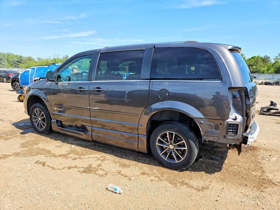2017 Dodge Caravan VIN 2C4RDGCG1HR651104 COPART salvage auction — REAR END, Il - Salvage Certificate, sold $7,100 on 2026-07-28 (photo 2)