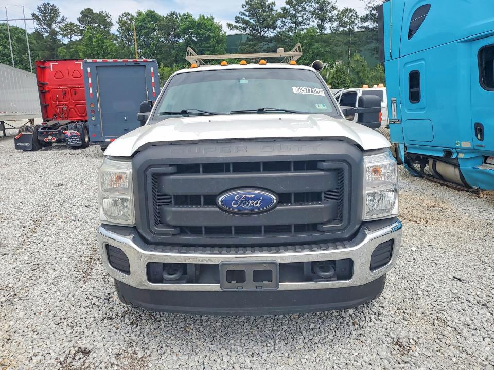 2016 Ford F-350 super duty VIN 1FD8W3H69GED03251 COPART salvage auction — MINOR DENT/SCRATCHES, TX - CERTIFICATE OF TITLE, sold $1,200 on 2026-07-09 (photo 5)