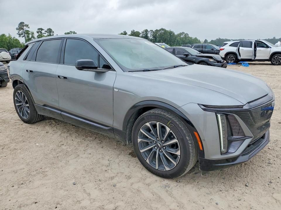 2025 Cadillac Lyriq VIN 1GYKPURK7SZ316651 COPART salvage auction — REAR END, Tx - Salvage Vehicle Title, sold $16,900 on 2026-07-24 (photo 4)