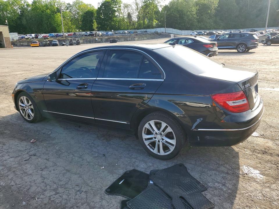 2013 Mercedes-benz C-klasse VIN WDDGF8AB3DA873999 COPART salvage auction — FRONT END, Salvage Title, sold $800 on 2026-08-11 (photo 3)