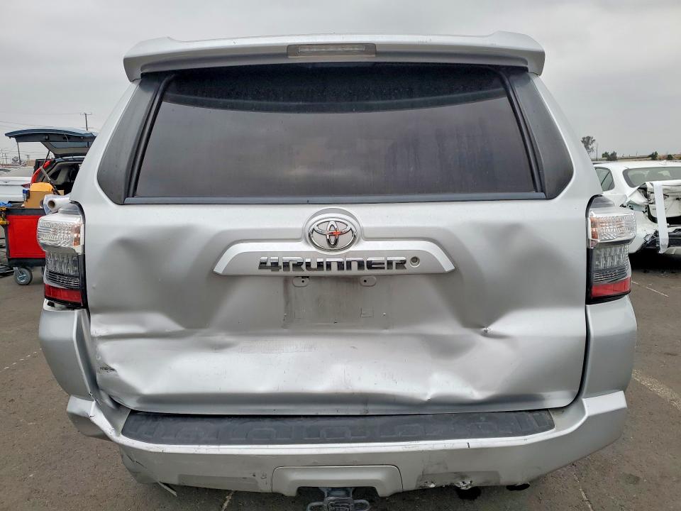 2014 Toyota VIN JTEZU5JR6E5066225 COPART salvage auction — REAR END, Salvage Title, sold $6,600 on 2026-07-20 (photo 6)