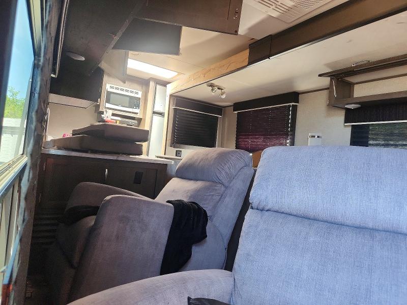 2020 Jaco jay flight VIN 1UJBJ0BRXL1TA0155 COPART salvage auction — ROLLOVER, IL - SALVAGE CERTIFICATE, sold $1,850 on 2026-07-15 (photo 6)
