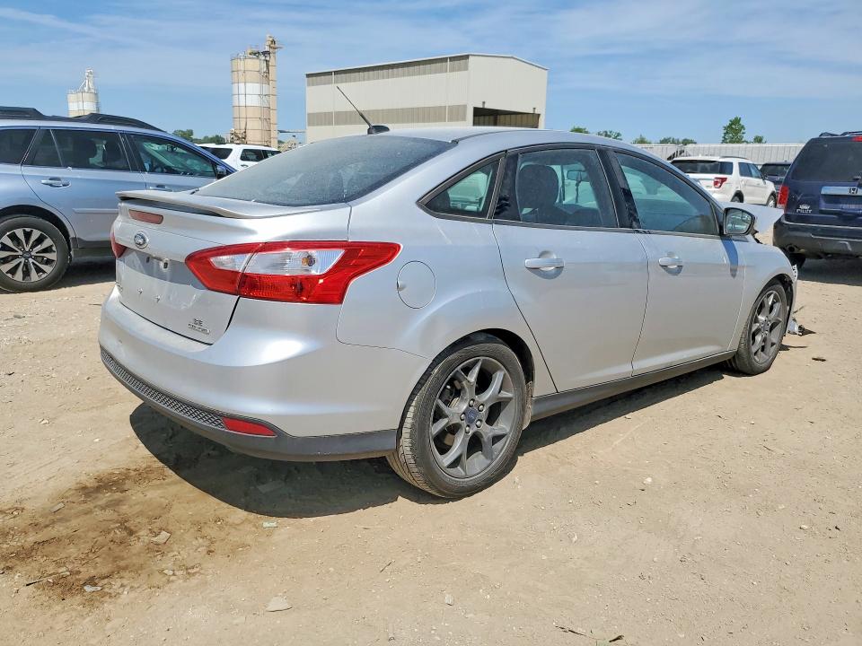 2014 Ford VIN 1FADP3F20EL288637 COPART salvage auction — FRONT END, Mo - Salvage Certificate Of Title, sold $425 on 2026-07-09 (photo 3)