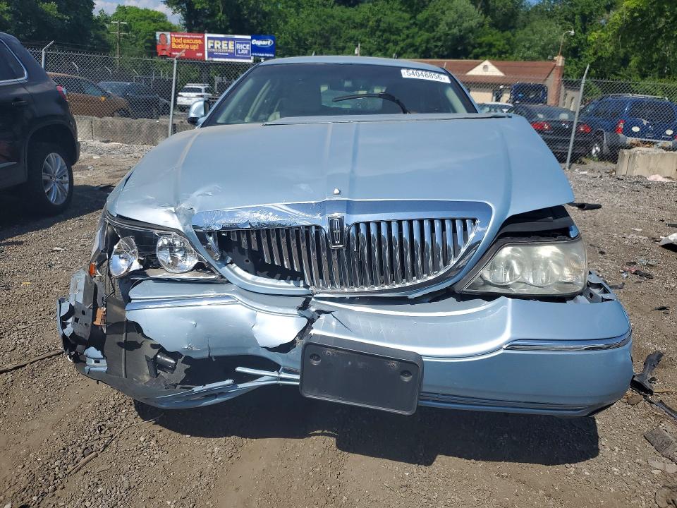 2011 Lincoln TOWN CAR VIN 2LNBL8CVXBX761074 COPART salvage auction — FRONT END, MD - CERT OF SALVAGE > 75% DAMAGE, sold $400 on 2026-07-02 (photo 5)