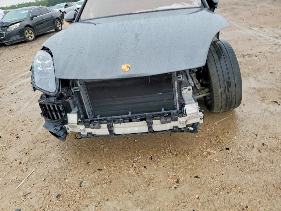 2023 Porsche Cayenne coupe VIN WP1BG2AY5PDA33226 COPART salvage auction — FRONT END, FL - CERTIFICATE OF DESTRUCTION, sold $39,000 on 2026-07-31 (photo 5)