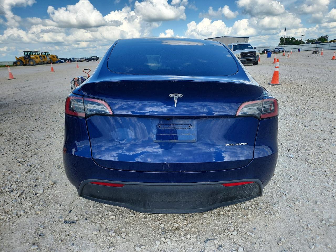 2024 Tesla Model Y VIN 7SAYGAEE0RF019822 COPART salvage auction — Undercarriage, TX - SALVAGE VEHICLE TITLE, sold $13,300 on 2026-07-09 (photo 6)