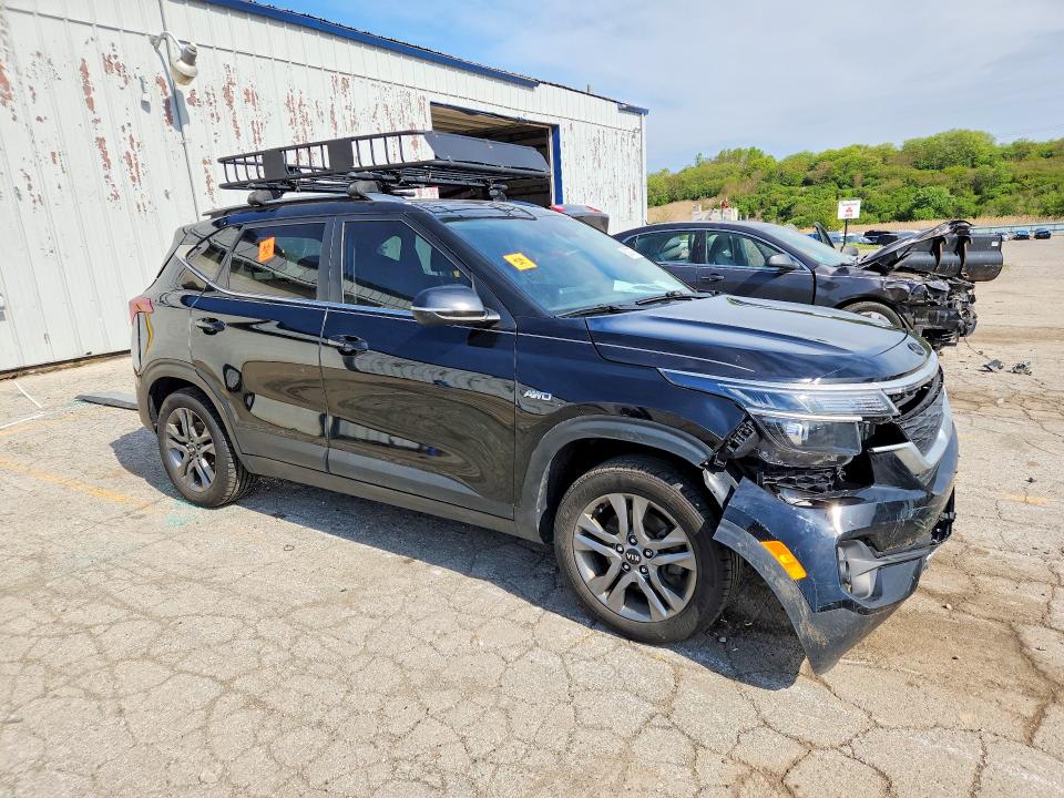 2021 Kia Seltos VIN KNDEUCAA3M7043828 COPART salvage auction — REAR END, Il - Salvage Certificate, sold $3,450 on 2026-07-10 (photo 4)