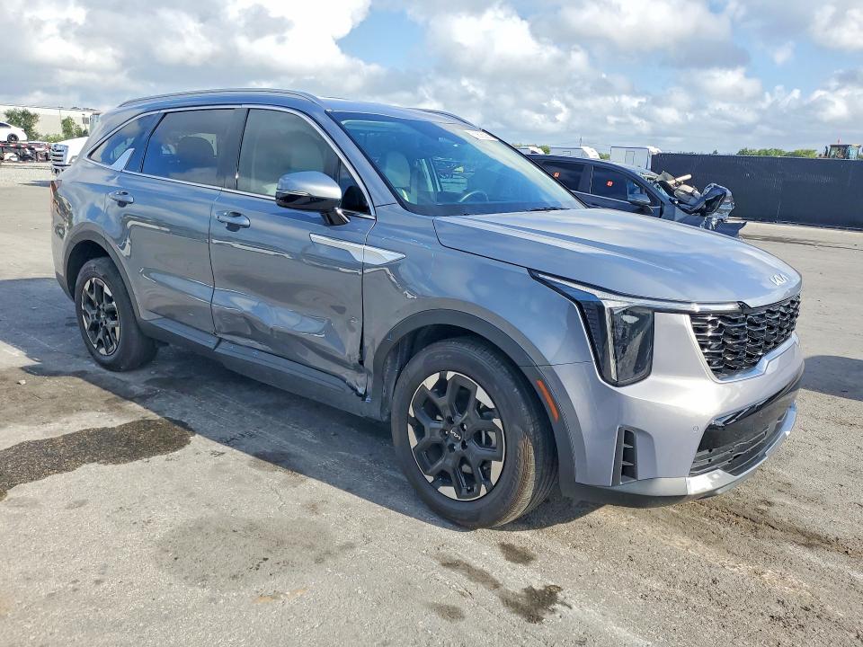 2025 Kia Sorento VIN 5XYRL4JC2SG332713 COPART salvage auction — SIDE, FL - CERT OF TITLE SLVG REBUILDABLE, sold $14,400 on 2026-07-23 (photo 4)