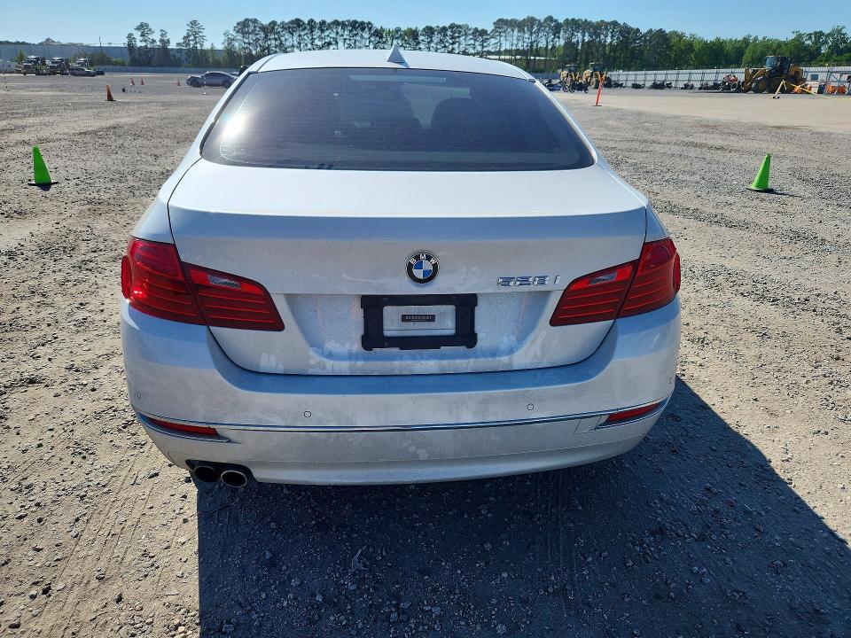 2015 BMW 5er VIN WBA5A5C51FD515000 COPART salvage auction — MINOR DENT/SCRATCHES, Nc - Salvage Certificate Of Title, sold $3,000 on 2026-07-27 (photo 6)
