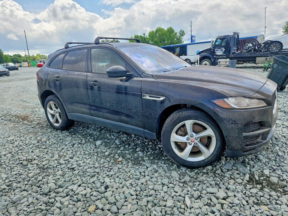 2017 Jaguar F-pace VIN SADCJ2BV7HA058616 COPART salvage auction — MECHANICAL, Wa - Cert Of Ownership-Rebuilt, sold $3,500 on 2026-07-29 (photo 4)