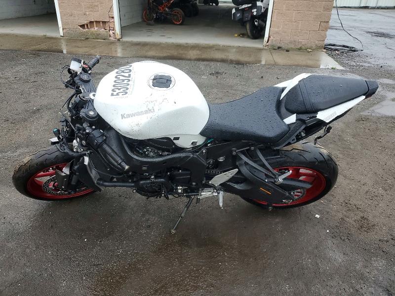 2025 Kawasaki Zx636 VIN JKBZXJJ11SA030191 COPART salvage auction — FRONT END, NY - MV-907A SALVAGE CERTIFICATE, sold $1,300 on 2026-07-23 (photo 3)