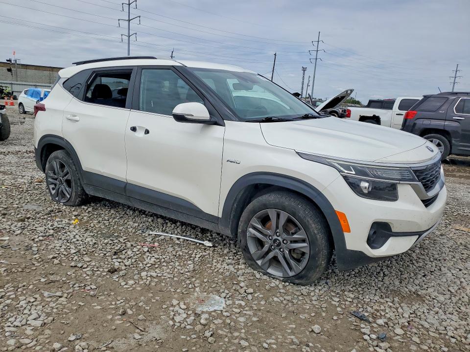 2021 Kia VIN KNDEUCAA4M7079768 COPART salvage auction — VANDALISM, OH - CERT OF TITLE-SALVAGE, sold $4,000 on 2026-07-24 (photo 4)
