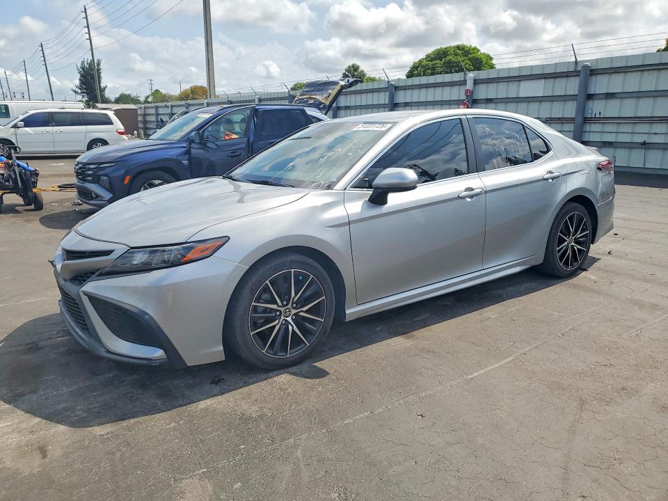 2021 Toyota VIN 4T1G11AK5MU554954 COPART salvage auction — FRONT END, Salvage Title, sold $800 on 2026-07-27 (photo 1)