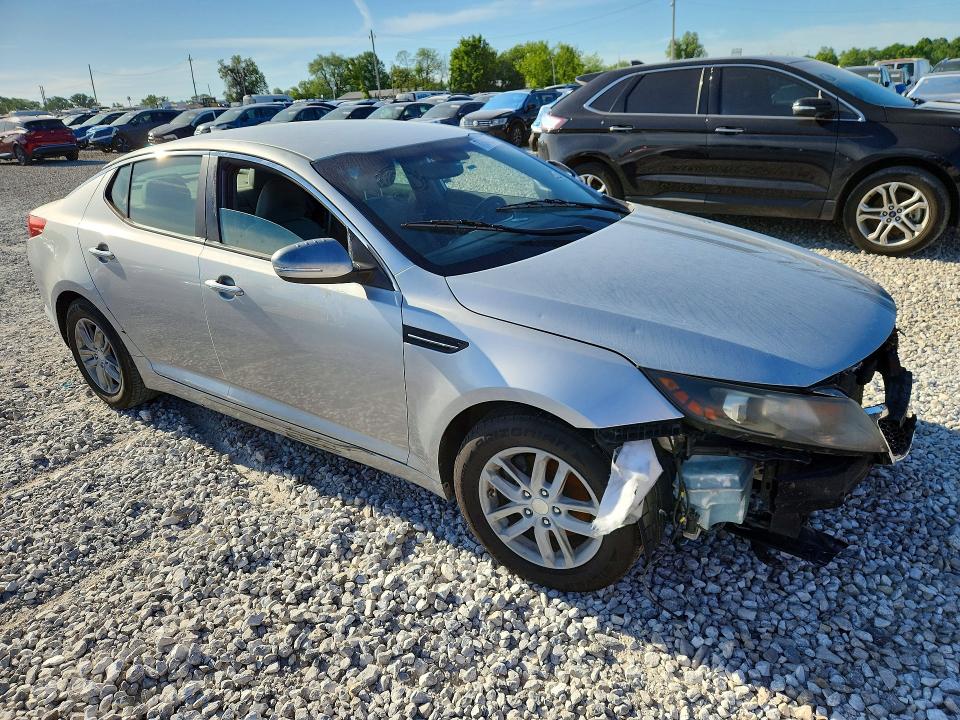 2013 Kia Optima VIN KNAGM4A7XD5307266 COPART salvage auction — ENGINE BURN, Ok - Cert Of Title-Salvage, sold $100 on 2026-07-29 (photo 4)