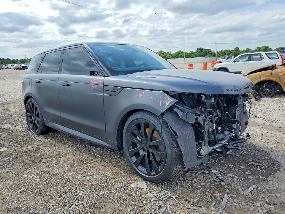 2026 Land rover VIN SAL1L9FU0TA634815 COPART salvage auction — FRONT END, TX - SALVAGE VEHICLE TITLE, sold $11,200 on 2026-07-30 (photo 4)
