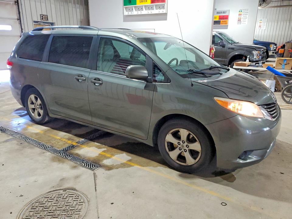 2013 Toyota Sienna VIN 5TDKK3DCXDS375678 COPART salvage auction — REAR END, Pa - Certificate Of Salvage, sold $2,600 on 2026-07-02 (photo 4)