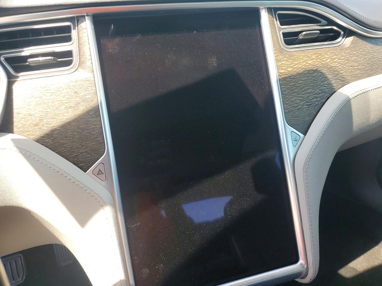 2013 Tesla Model S VIN 5YJSA1AG2DFP12122 COPART salvage auction — Front End, NC - DEALER ONLY CLEAN TITLE (P), sold $2,450 on 2026-07-03 (photo 9)