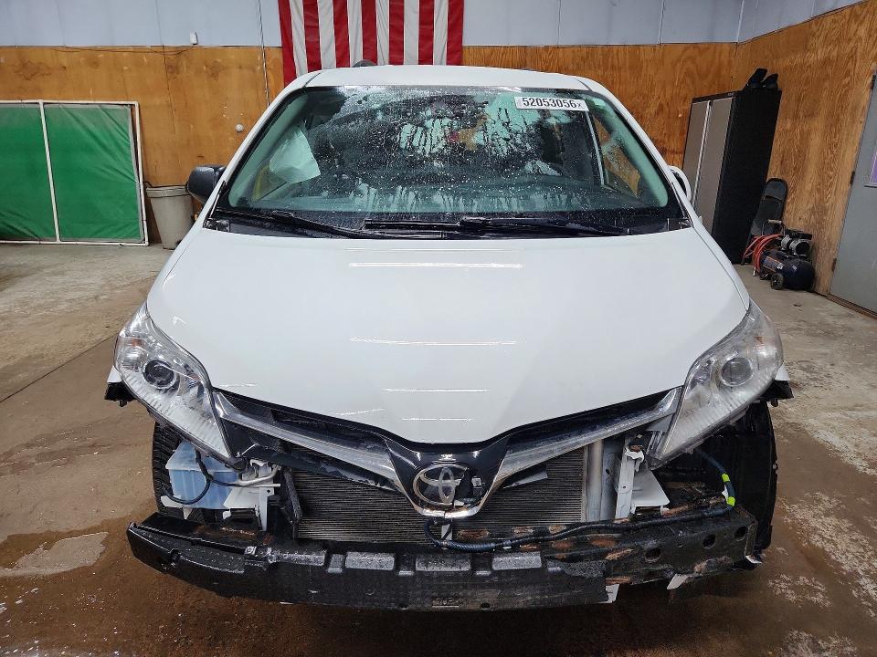 2020 Toyota Sienna VIN 5TDJZ3DC7LS229891 COPART salvage auction — REAR END, MI - CERTIFICATE OF TITLE, sold $2,950 on 2026-07-29 (photo 5)