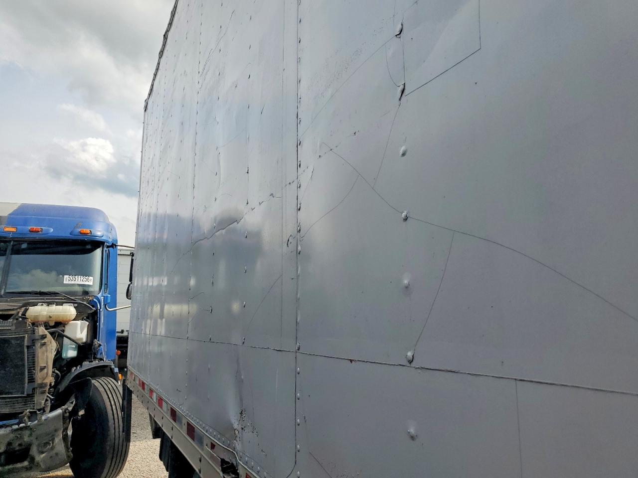 2018 Frht - freightliner VIN 1FVACWFB3JHJN5754 COPART salvage auction — Side, TX - SALVAGE VEHICLE TITLE, sold $6,100 on 2026-08-05 (photo 6)
