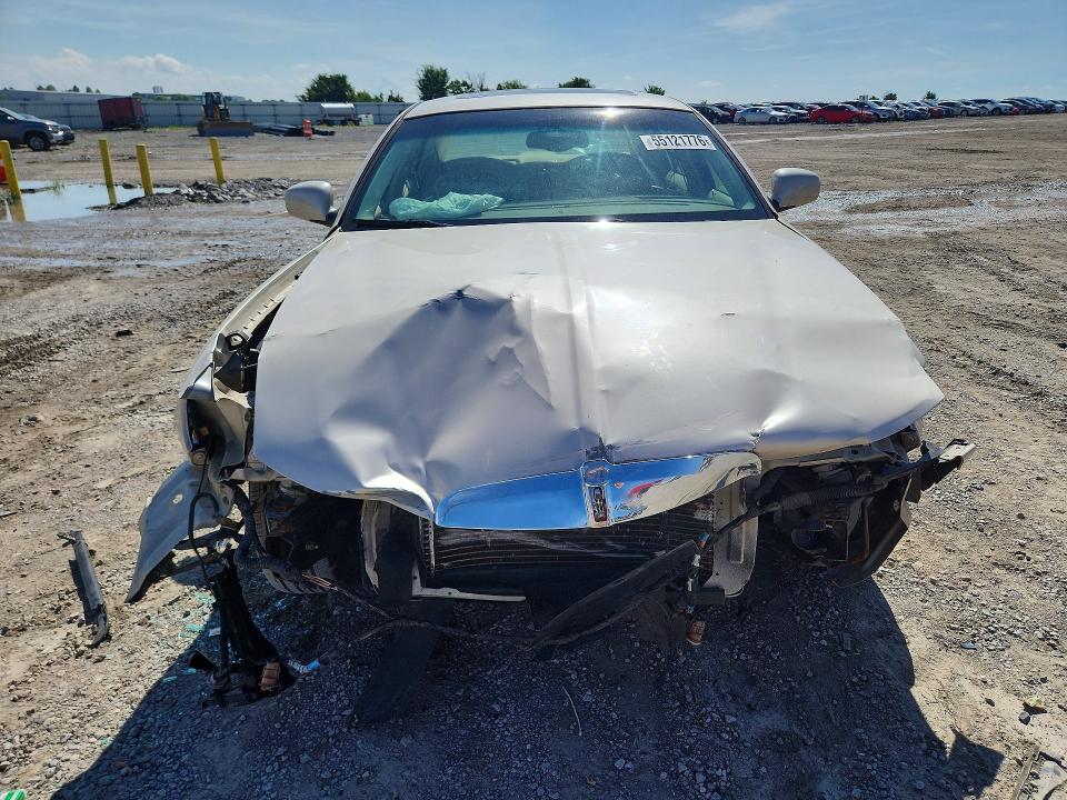2000 Lincoln TOWN CAR VIN 1LNHM83W0YY938434 COPART salvage auction — FRONT END, KY - CERT OF TITLE-SALVAGE, sold $500 on 2026-07-09 (photo 5)