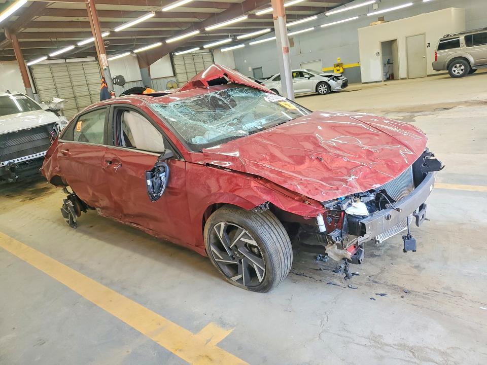2025 Hyundai VIN KMHLP4DG1SU872184 COPART salvage auction — ROLLOVER, Fl - Dlr Only Cert Of Destruction, sold $2,800 on 2026-07-30 (photo 4)