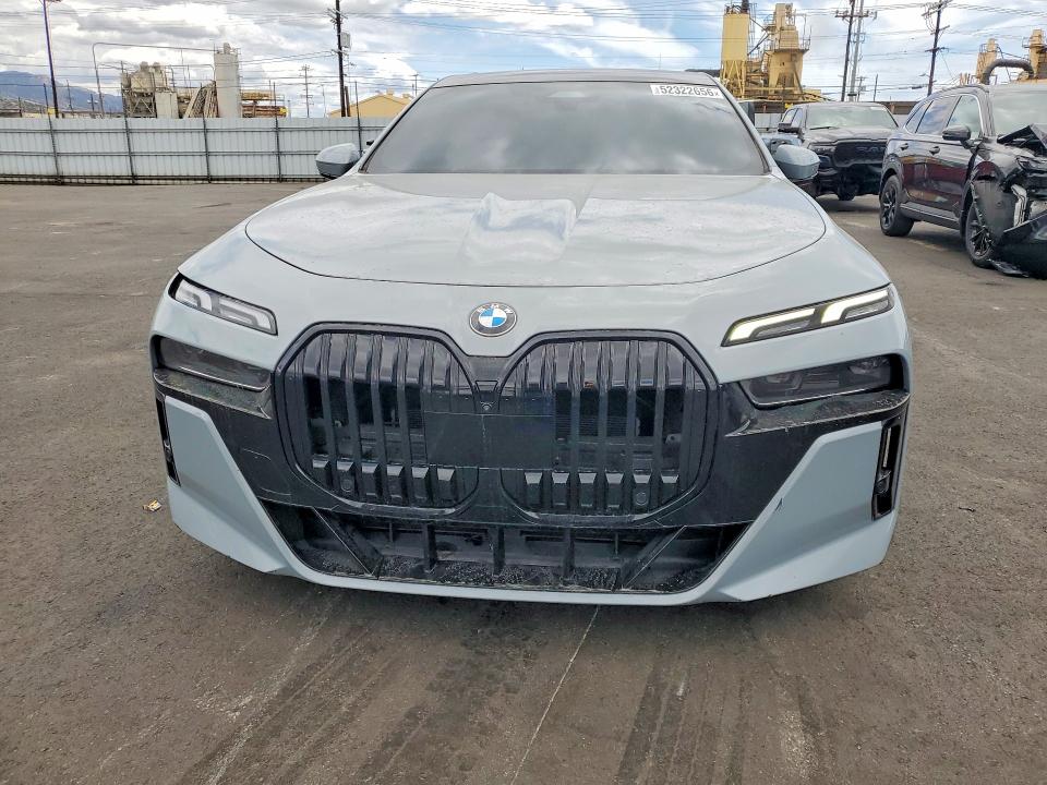 2023 BMW 7er VIN WBA23EH05PCL90200 COPART salvage auction — REAR END, Ca - Salvage Certificate, sold $32,500 on 2026-07-20 (photo 5)