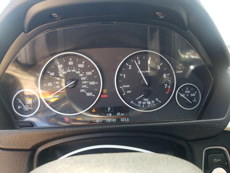 2017 BMW 3er VIN WBA8E1G35HNU18642 COPART salvage auction — NORMAL WEAR, Tx - Certificate Of Title, sold $2,100 on 2026-07-30 (photo 9)