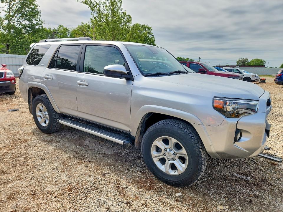 2020 Toyota 4runner VIN JTEBU5JR2L5770484 COPART salvage auction — HAIL, Mo - Salvage Certificate Of Title, sold $21,200 on 2026-07-14 (photo 4)