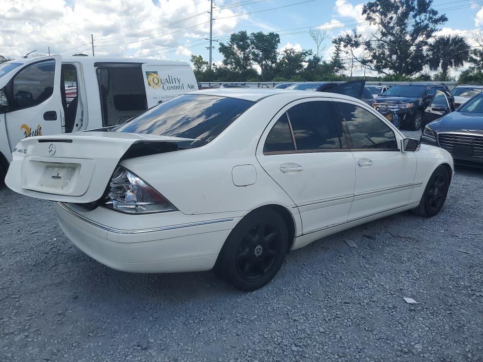 2004 Mercedes-benz C class VIN WDBRF61J14F459572 COPART salvage auction — REAR END, Fl - Cert Of Title Slvg Rebuildable, sold $350 on 2026-07-07 (photo 3)