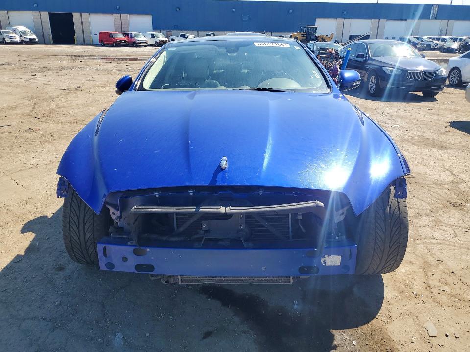 2017 Jaguar Xj series VIN SAJWJ2GD1H8W06076 COPART salvage auction — FRONT END, WV - SALVAGE CERTIFICATE, sold $1,500 on 2026-07-02 (photo 5)
