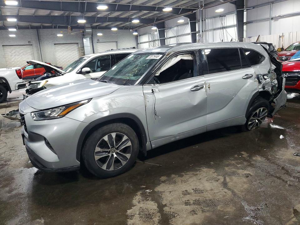 2020 Toyota Highlander VIN 5TDGZRBH3LS510422 COPART salvage auction — REAR END, Mn - Cert Of Title-Salvage, sold $300 on 2026-07-21 (photo 1)