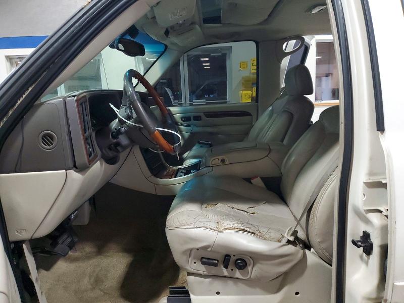 2002 Cadillac Escalade ext VIN 3GYEK63N52G236503 COPART salvage auction — ENGINE BURN, Va - Cert Of Title - Salvage, sold $800 on 2026-07-02 (photo 7)
