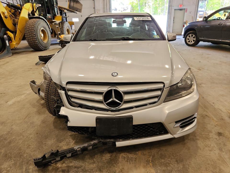 2013 Mercedes-benz VIN WDDGF8BB2CR226556 COPART salvage auction — FRONT END, Vt - Cert Of Title-Salvage Vehicle, sold $700 on 2026-07-13 (photo 5)